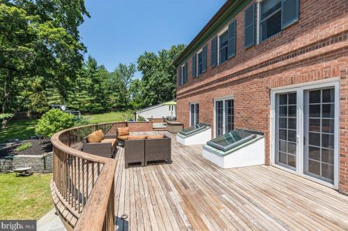 213 Constitution Dr, Princeton NJ  08540-6711 exterior