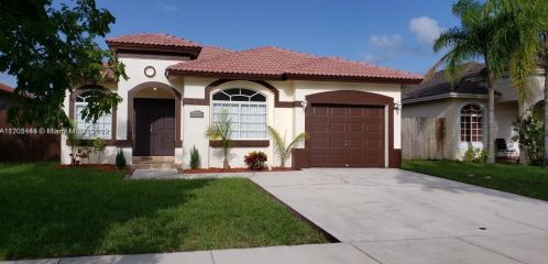 19863 78th Ave, Hialeah, FL 33015-6630