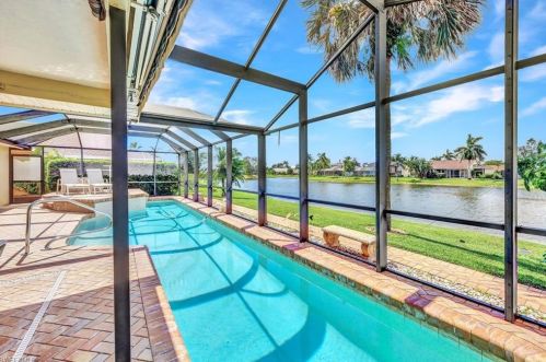 5255 Tudor Ct, Naples, FL 34112-3743