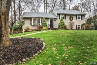 564 Egan Ter, Westwood, NJ 07675-6025