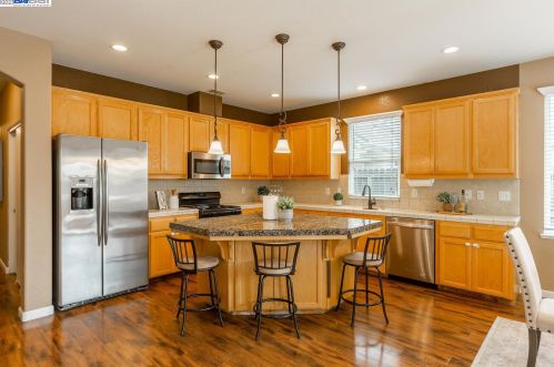 1169 Syracuse Ln, Manteca CA  95336-2990 exterior