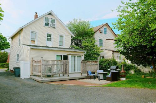 24 Park Ave, Babylon NY  11702-1706 exterior