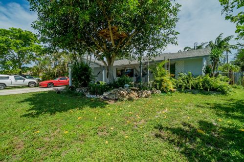 3169 Lillian Rd, West Palm Beach, FL 33406-7904