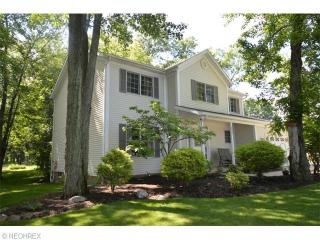 8938 Starlight Dr, Macedonia, OH 44056-1257