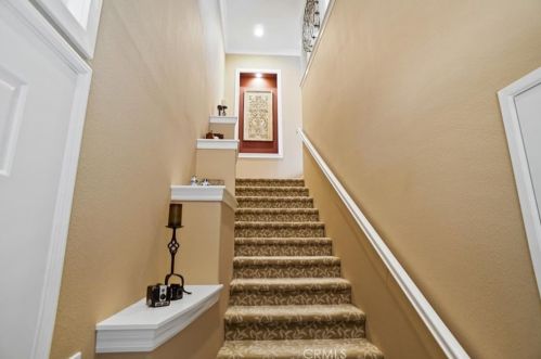 27960 Trillium Ln, Santa Clarita, CA 91354-1211