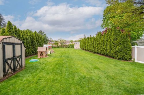 419 4 St, Elwood NY  11731-2932 exterior