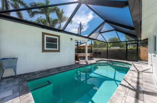 772 104th Ave, Naples FL  34108-3229 exterior