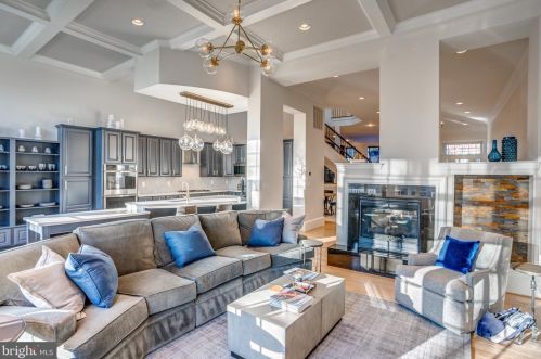 18285 Mullfield Village Ter, Leesburg VA  20176-7466 exterior