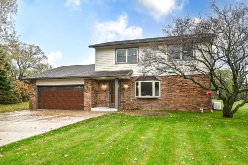 1013 El Patio Ln, Thiensville, WI 53092-6014