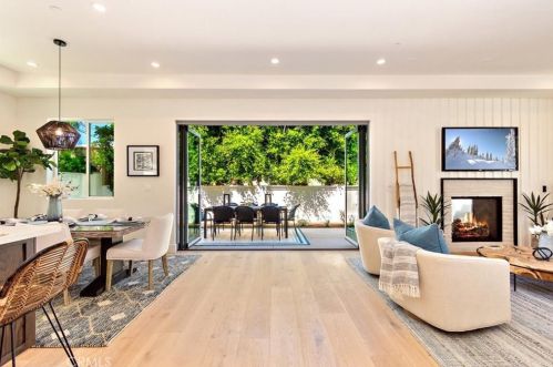 2227 Voorhees Ave, Redondo Beach, CA 90278-2423