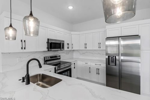 2607 4th St, Lehigh Acres, FL 33976-2519