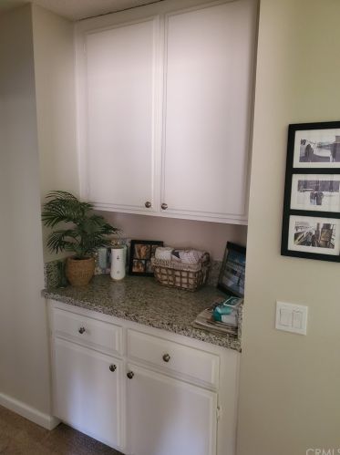 6742 Dove Ln, Riverside CA  92506-5000 exterior