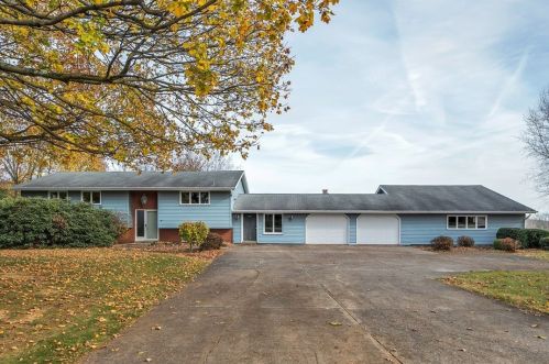 607 Perry Hwy, Harmony, PA 16037-7419