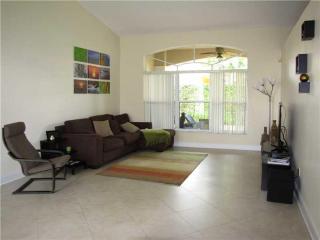392 187th Ter, Hollywood FL  33029-5436 exterior
