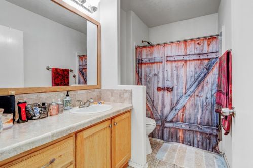 66 Sunnybrook Ln, Oroville CA  95965-8101 exterior