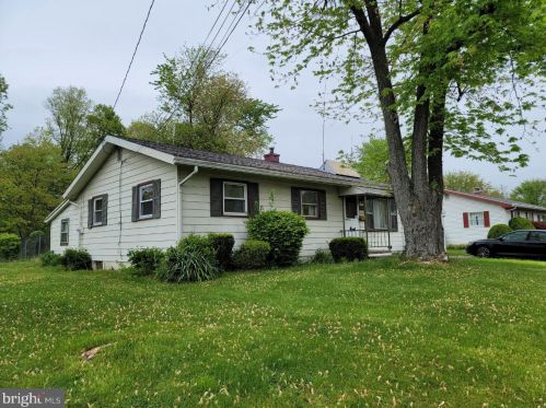 105 Hall Rd, Shoemakersville, PA 19555-1105