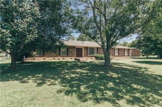 240 Island Dr, Hendersonville, TN 37075-4547