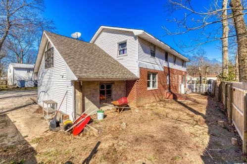 22 Rockaway Trl, Panamoka NY  11961-2262 exterior