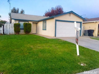3967 Kentucky Ave, Riverbank, CA 95367-3135