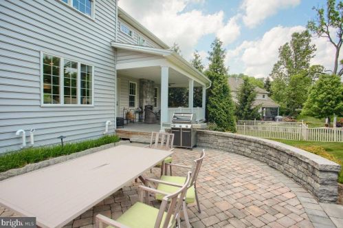 504 Sophia Cir, Hummelstown PA  17036-7089 exterior