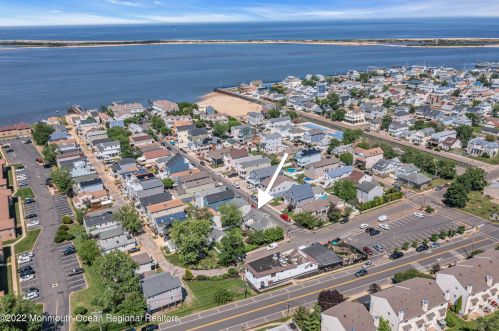 50 Ocean Ave, Monmouth Hills NJ  07732-1410 exterior