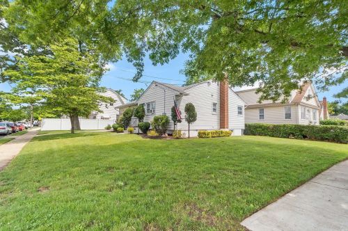 8 Newton Pl, Roosevelt NY  11575-2227 exterior