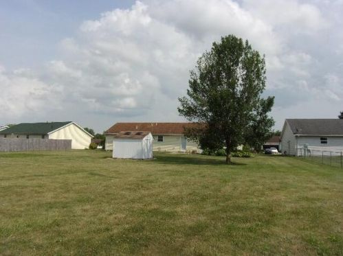 620 Riverbirch Rd, Washington Ch OH  43160-1281 exterior