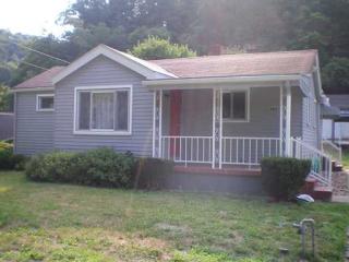 320 Penn St, Elizabeth, PA 15037-1944