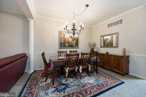 52 Lincoln Dr, Downingtown PA  19335-5326 exterior