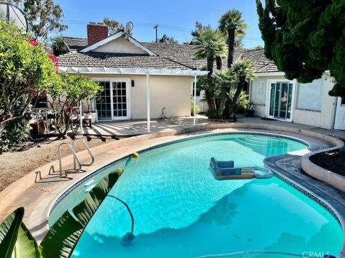 5691 Heil Ave, Huntington Beach, CA 92649-3728