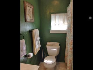 635 Haight Ave, Alameda CA  94501-3309 exterior