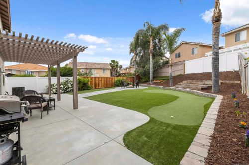 42092 Orange Blossom Dr, Temecula CA  92591-5542 exterior