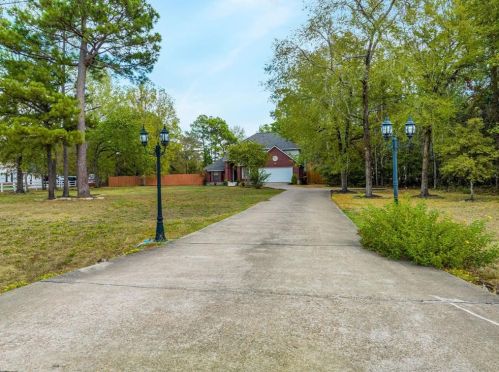 2518 Blue Lake Dr, Magnolia, TX 77354-4358