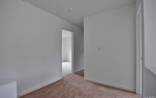 45 Dartmouth Dr, Rock Hill NY  12775-6011 exterior