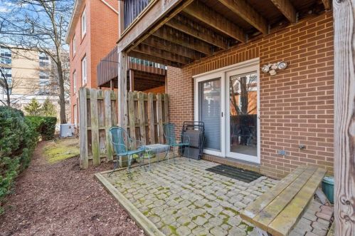 2 Graham Pl, Pittsburgh PA  15232-1611 exterior