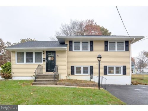 20 Beaver Dr, Barrington, NJ 08007-1403