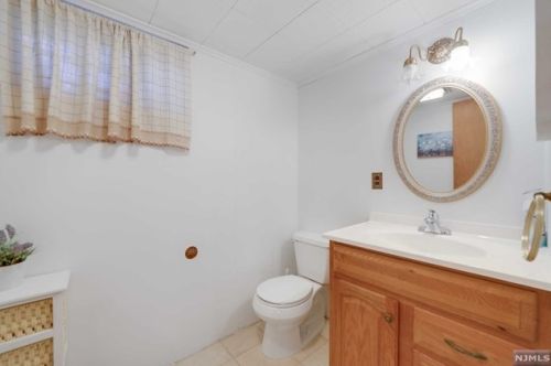 1 Prince Rd, Parsippany NJ  07054-4822 exterior