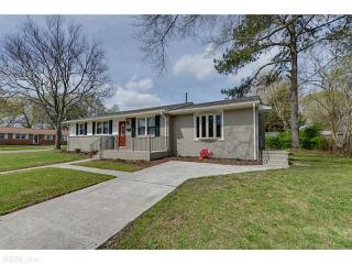 1306 Drayton Rd, Chesapeake, VA 23324-3641