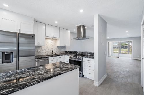 133 Lake Olive Dr, West Palm Beach, FL 33411-3386