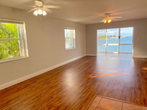 400 Wilma Cir, West Palm Beach, FL 33404-4663
