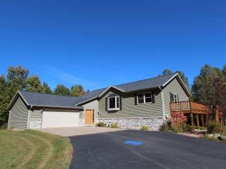 4670 Bayview Dr, Woodboro, WI 54501-7616
