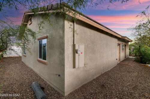466 33rd St, Tucson AZ  85713-3545 exterior