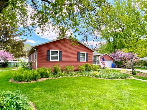 1301 Hutson Dr, Watertown, WI 53098-1911