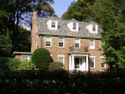 89 Park Ave, Newton, MA 02458-2602
