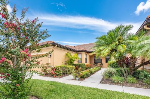 106 Shell Falls Dr, Ruskin, FL 33572-3126