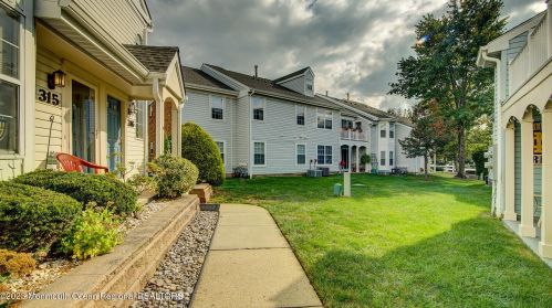 316 Tulip Ln, East Freehold NJ  07728-4040 exterior