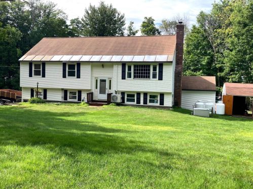 4 Monarch Ln, Unity NH  03743-5725 exterior