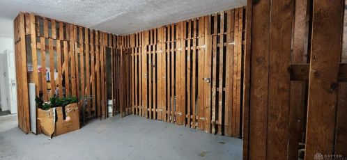 8121 Daly Rd, Cincinnati OH 45231-5702 exterior