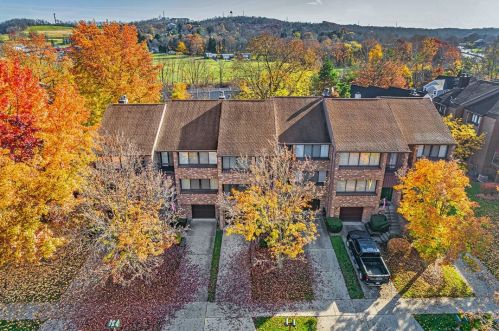 860 Fairways Dr, Oakmont, PA 15139-1053