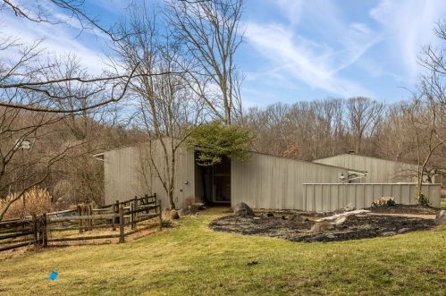 112 Wynnwood Dr, Pittsburgh, PA 15215-1548